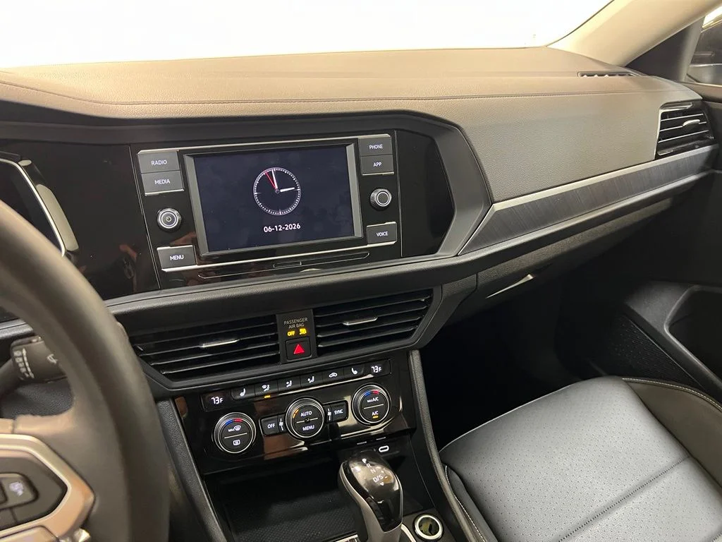 2024 Volkswagen Jetta SE - Photo 23