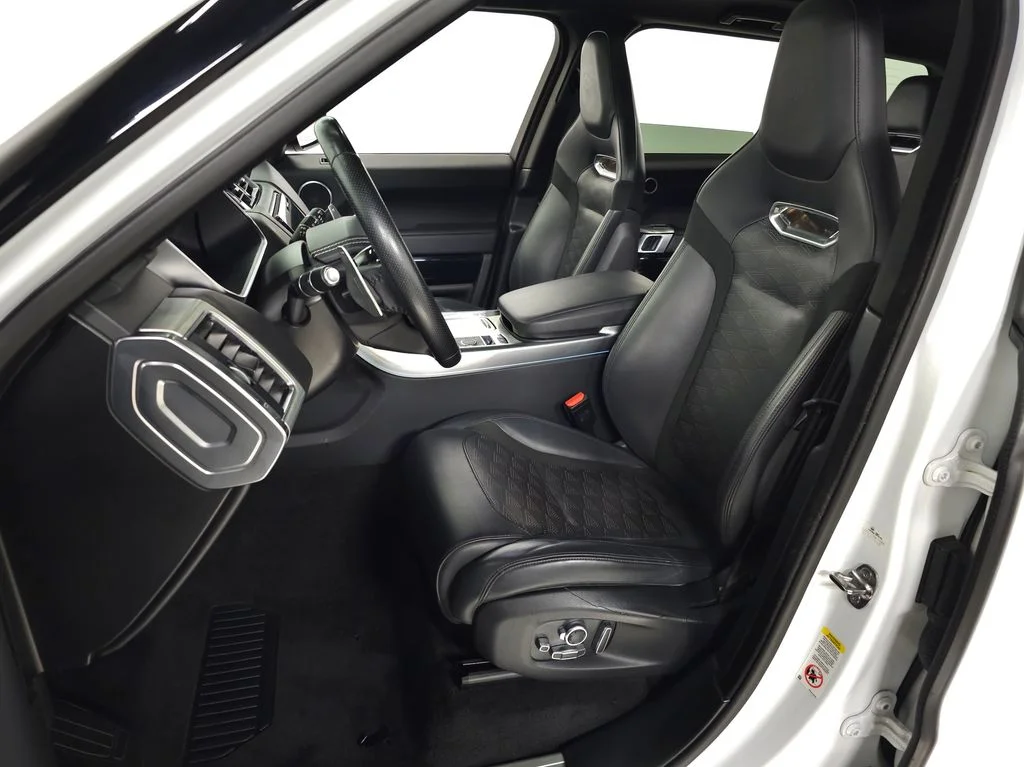 Used 2022 Fuji White Land Rover SVR image 17
