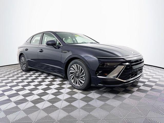 2025 Hyundai Sonata Hybrid Limited - Photo 10