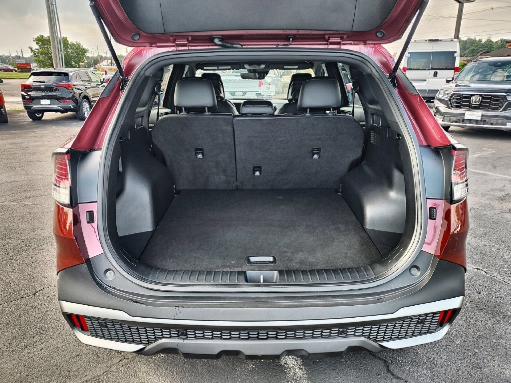 Used 2023 Red Kia X-Line image 24