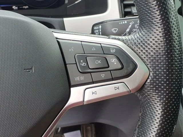 Used 2022  Volkswagen 3.6L V6 SEL R-Line Black image 13