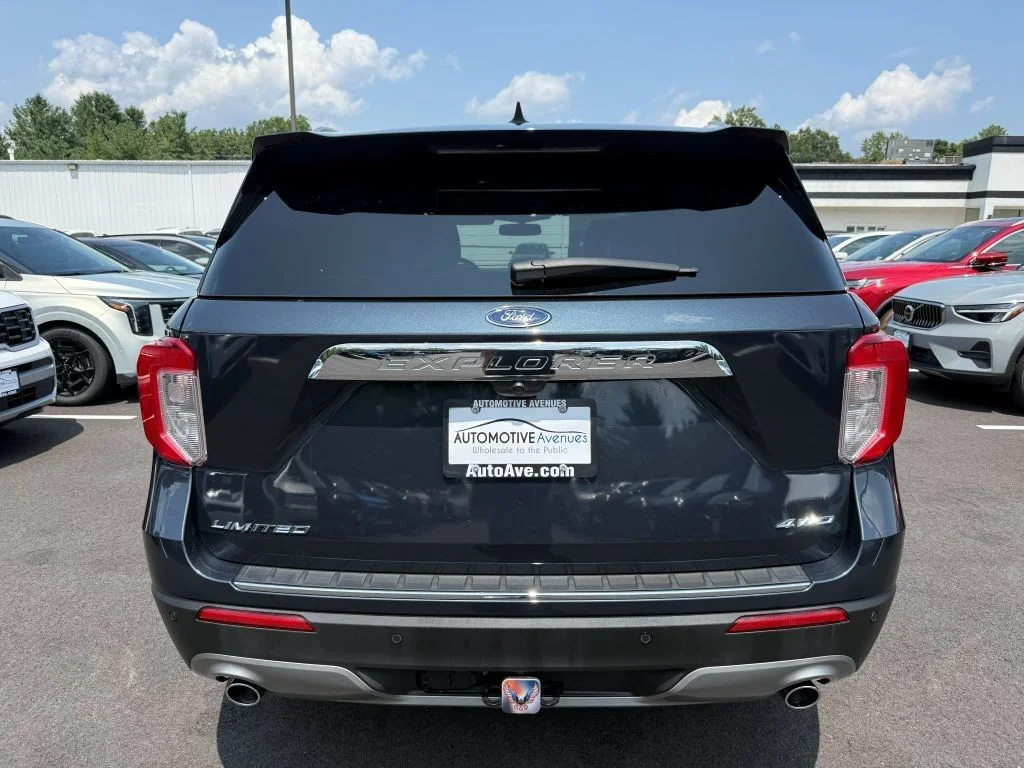 Used 2023 Stone Blue Metallic Ford Limited 4WD image 5