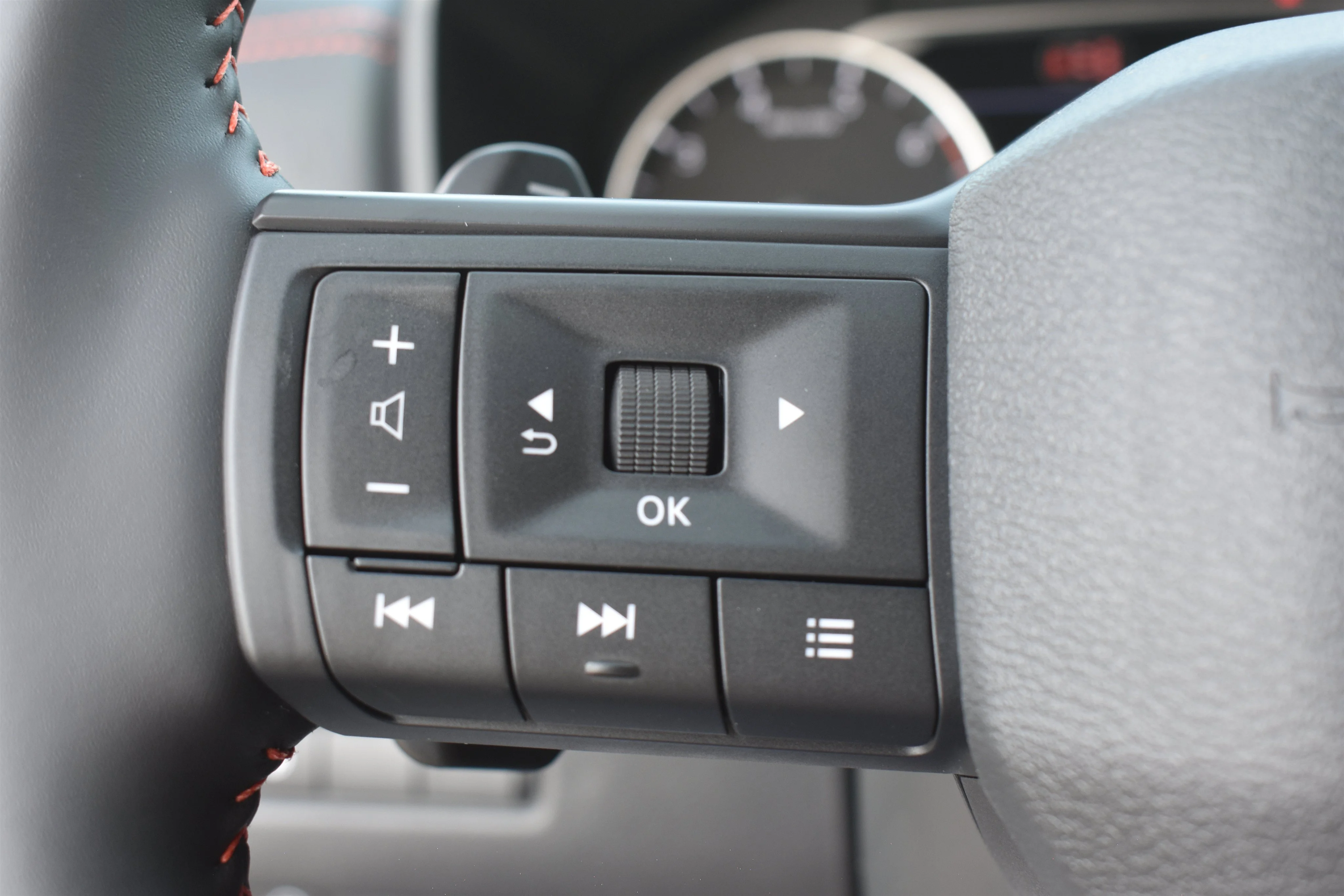New 2026 Boulder Gray Pearl Nissan Rock Creek image 20