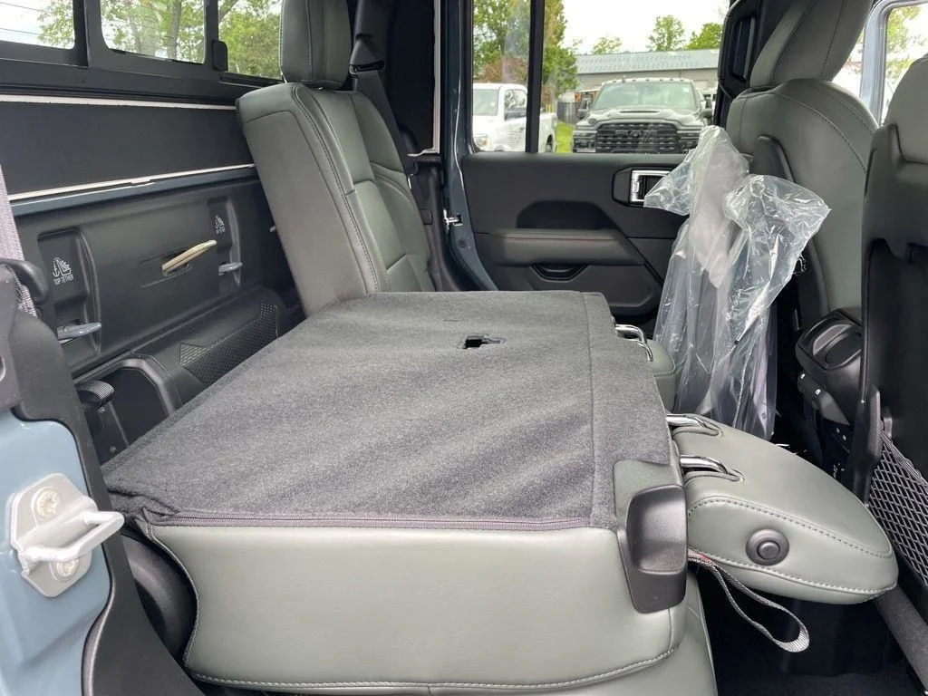New 2026 Anvil Clear-Coat Exterior Paint Jeep Mojave X image 34