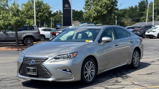 Used 2017 Atomic Silver Lexus 300h image 1