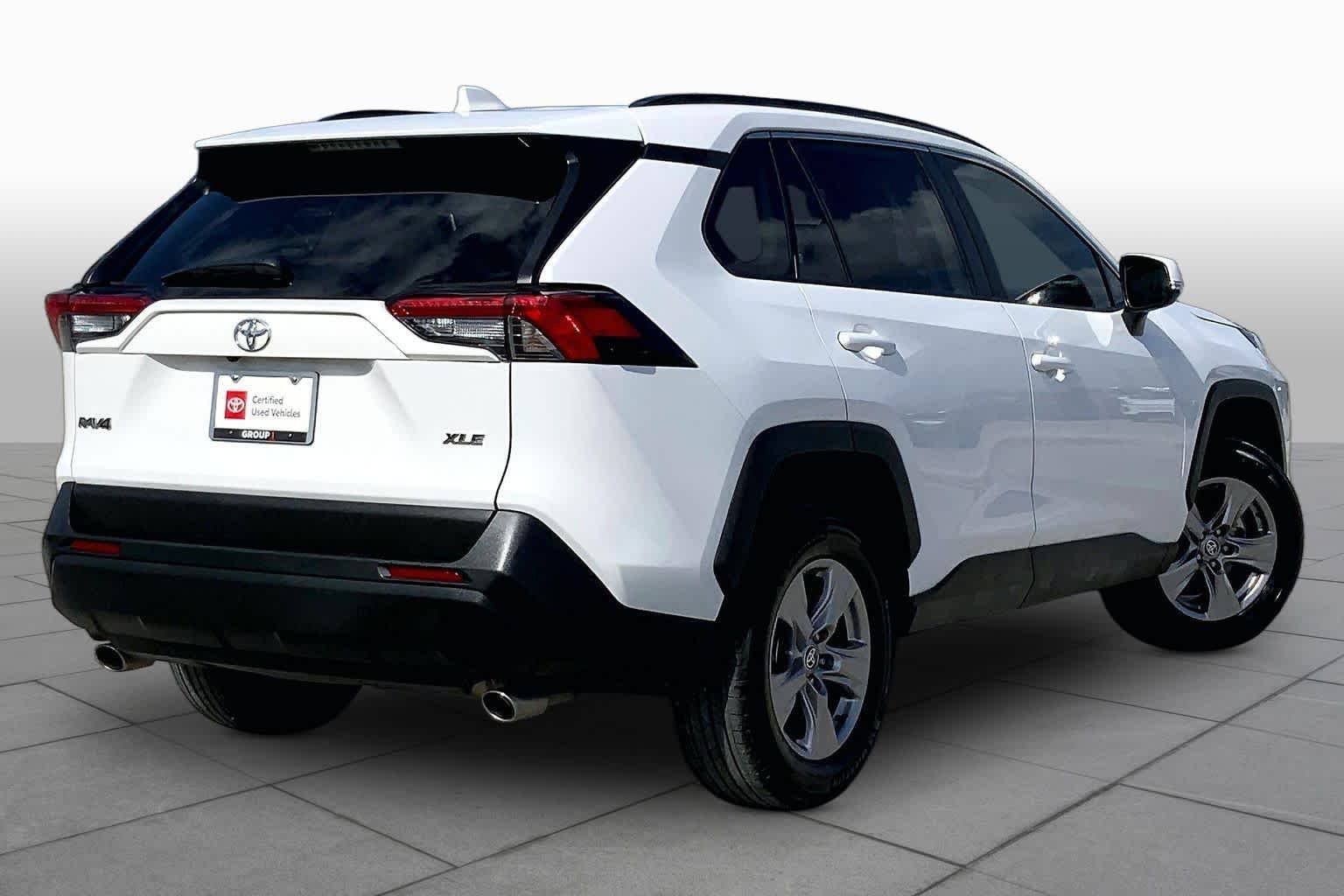 Used 2024 Ice Cap Toyota XLE image 13