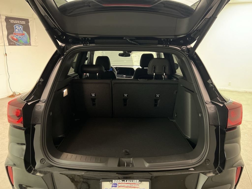 New 2026 Mosaic Black Metallic Chevrolet RS image 23