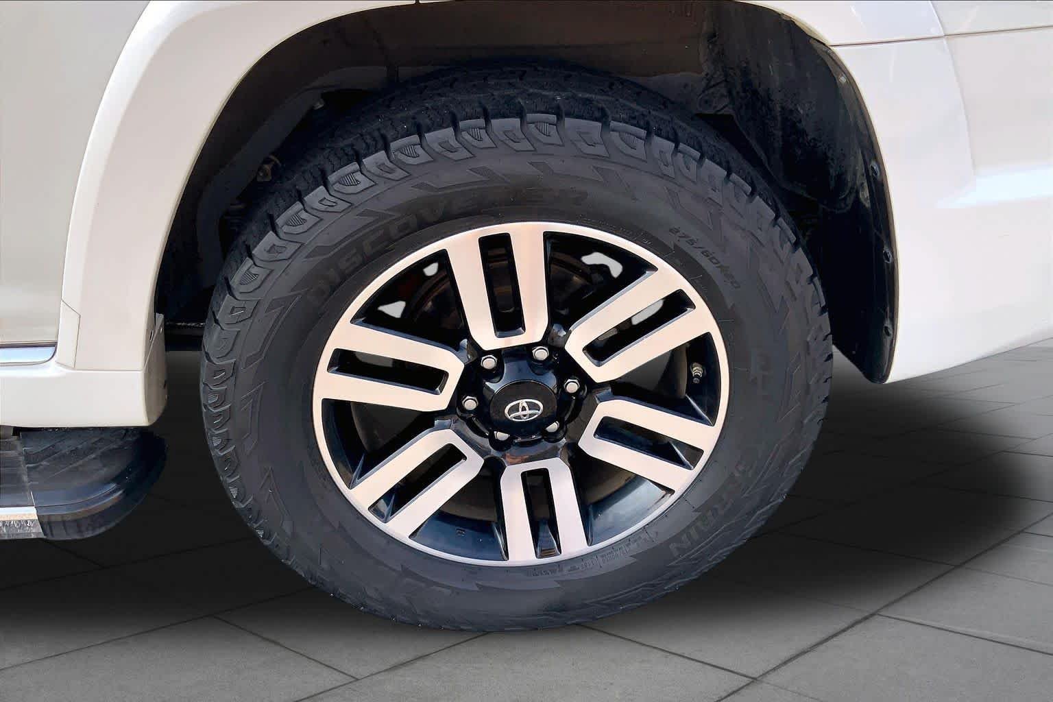 Certified Used 2021 Blizzard Pearl Toyota Limited image 10