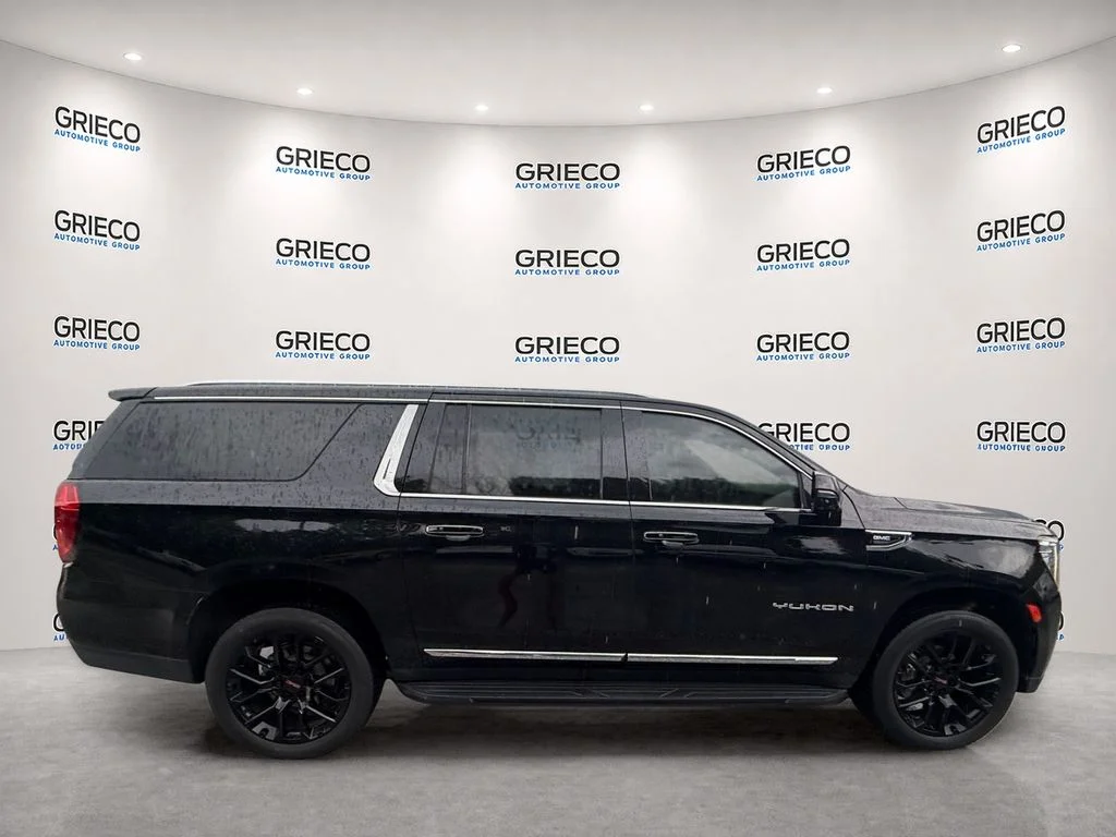 Used 2022 Onyx Black GMC SLT image 9