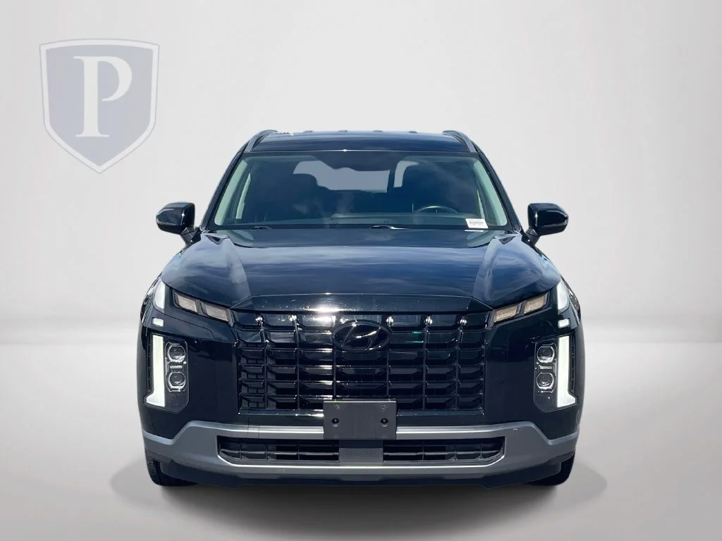 Certified Used 2025 Black Hyundai SEL image 3