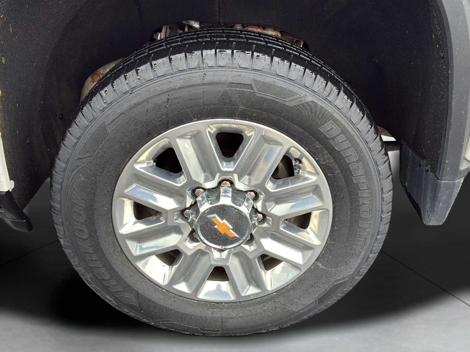 Certified Used 2024 Iridescent Pearl Tricoat Chevrolet High Country image 42