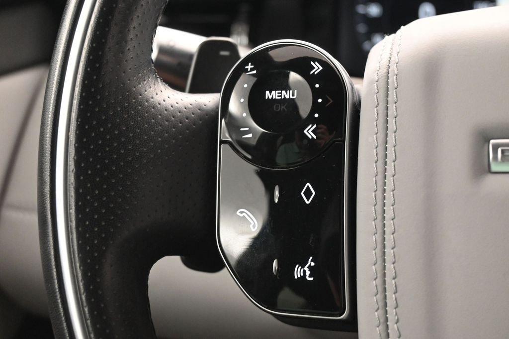Used 2020  Land Rover First Edition image 21