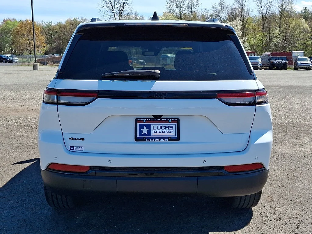 Used 2023 Bright White Clearcoat Jeep Altitude image 10