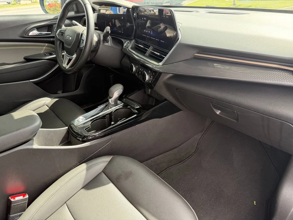 Used 2025 Marina Blue Chevrolet ACTIV image 12