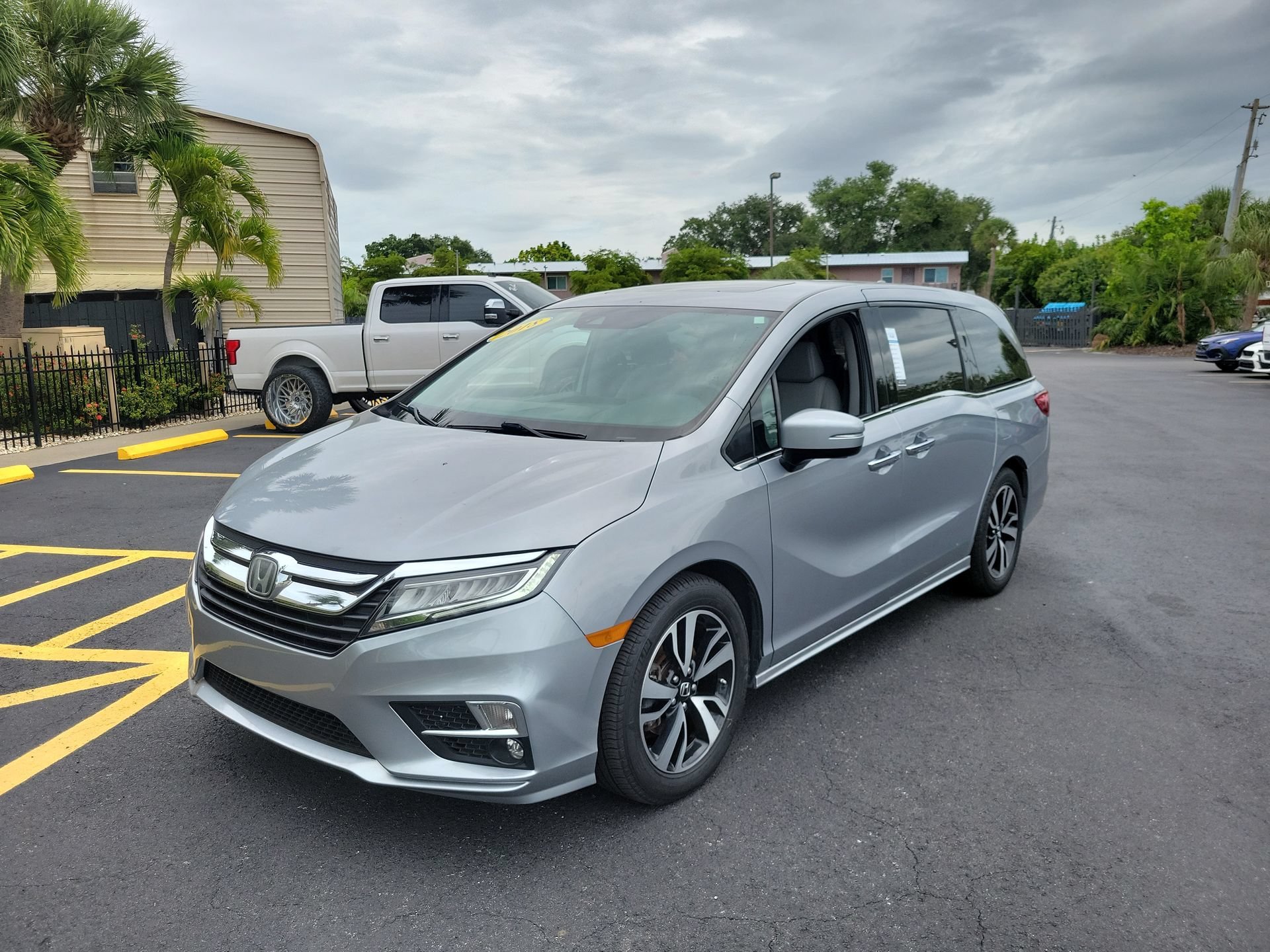 Used 2018 White Honda Elite image 10