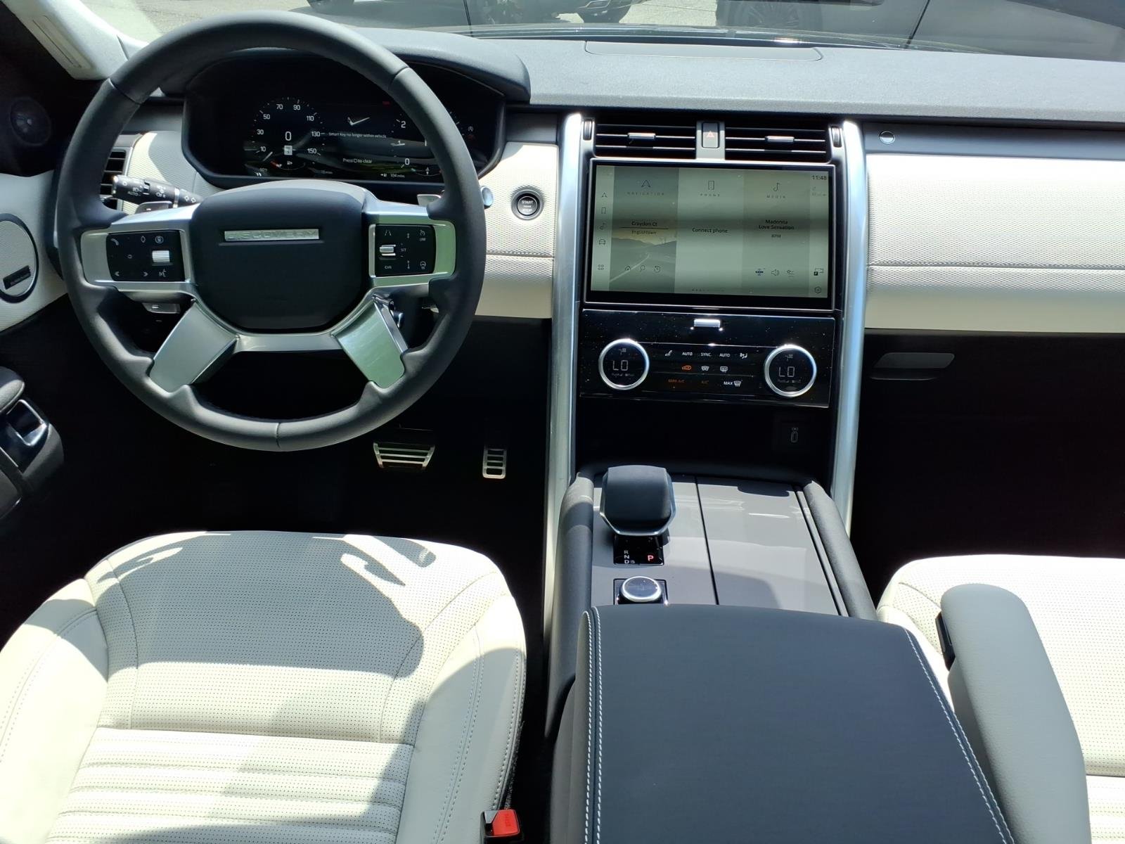 New 2026 Santorini Black Land Rover Gemini Edition image 4