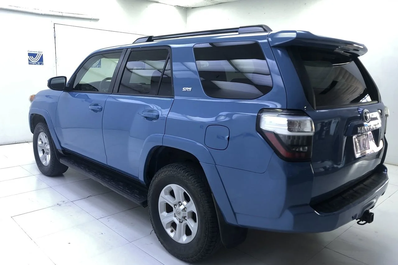 Used 2014 Nautical Blue Pearl Toyota SR5 image 2