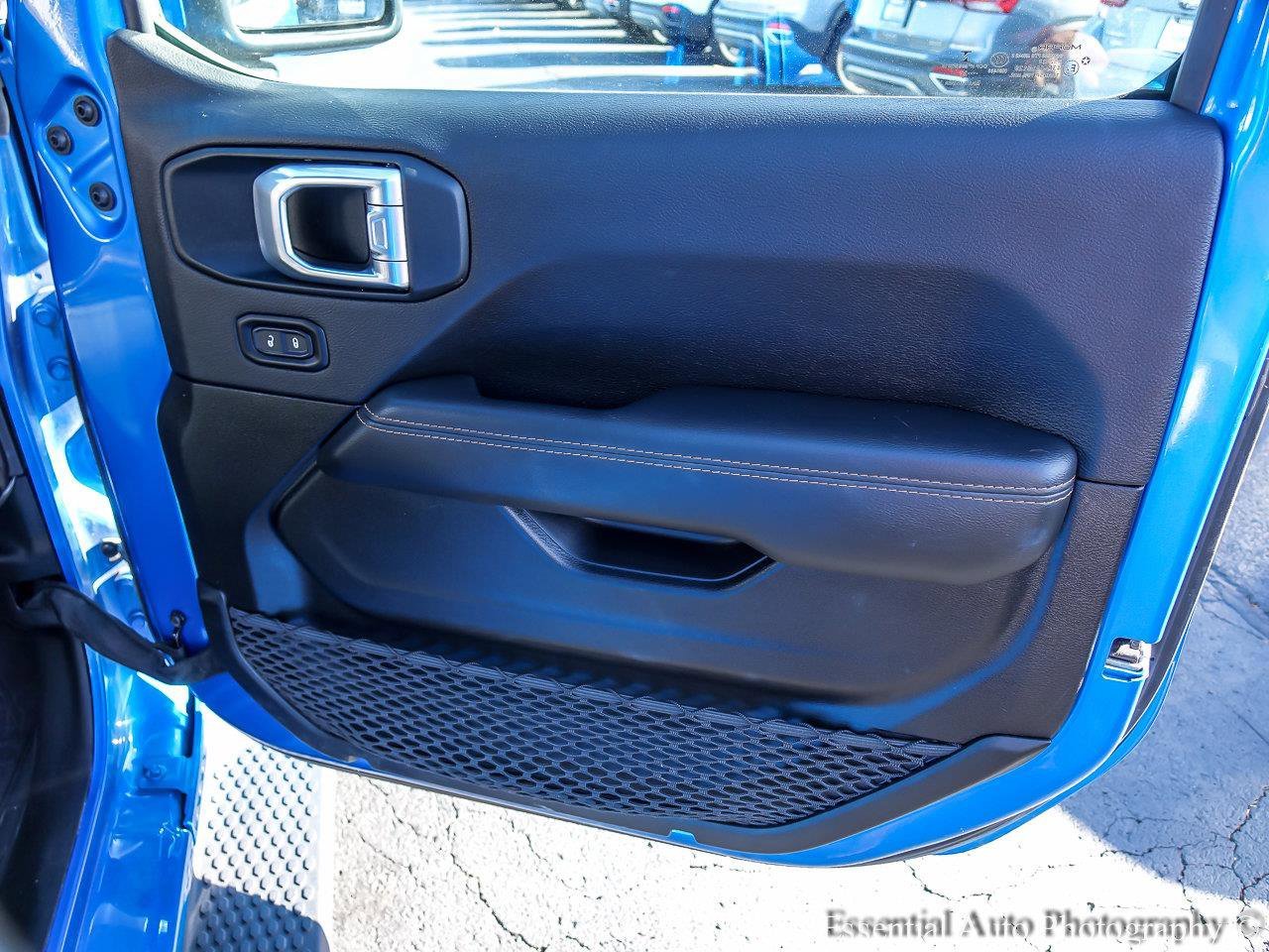Used 2022 Hydro Blue Pearlcoat Jeep Unlimited Sahara High Altitude image 24
