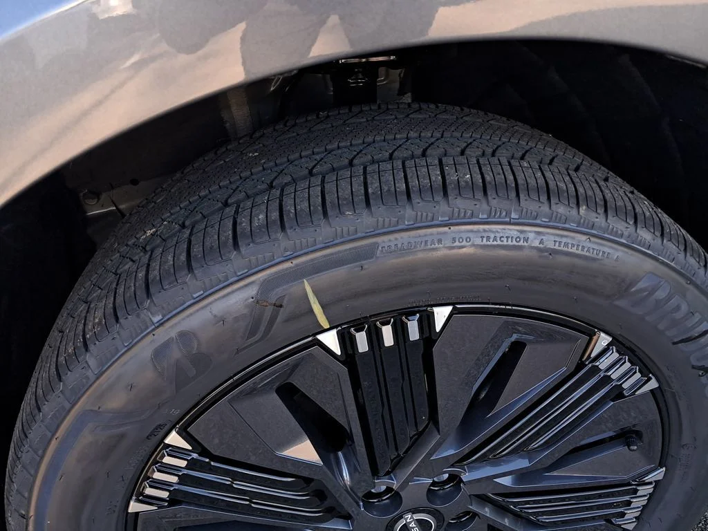 New 2026 Gray Nissan Platinum image 29