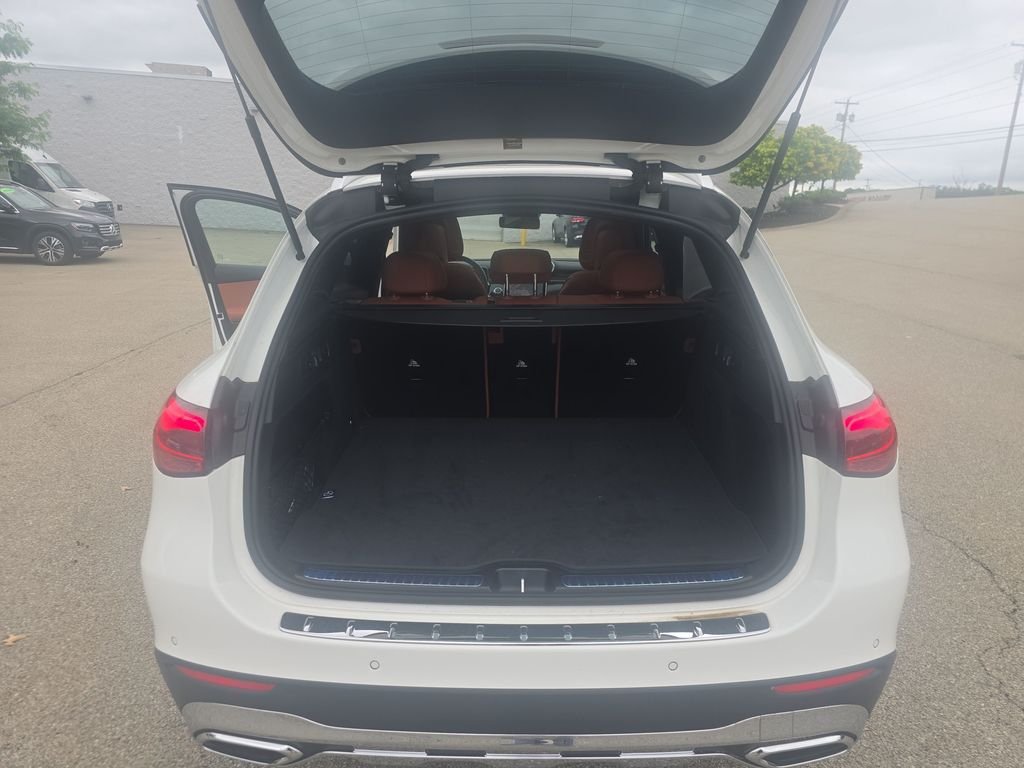 Used 2026 White Mercedes-Benz GLC 300 image 27