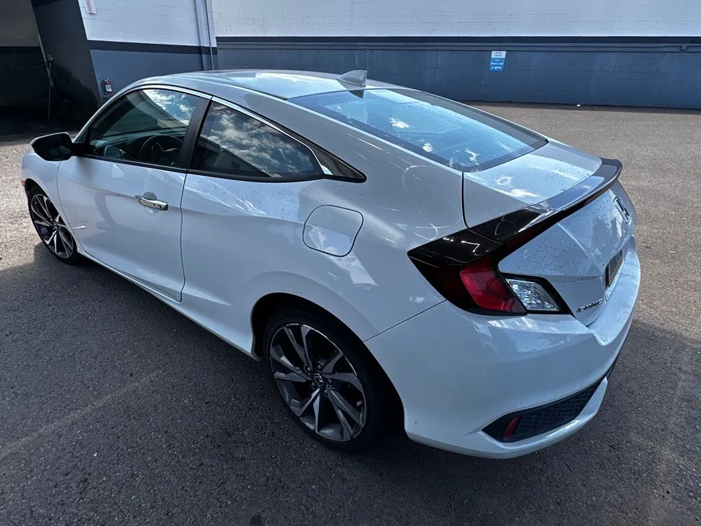 Used 2019 White Honda Touring image 20