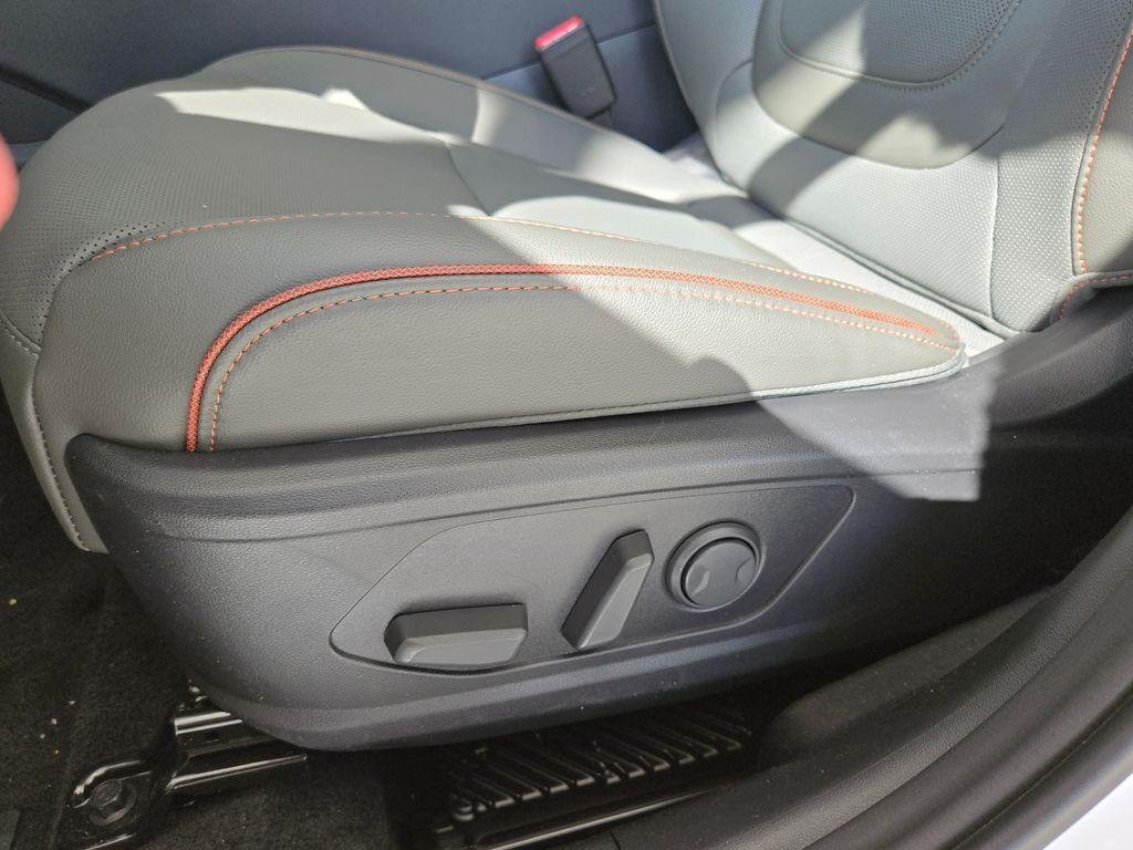 New 2025 White Hyundai Limited image 21
