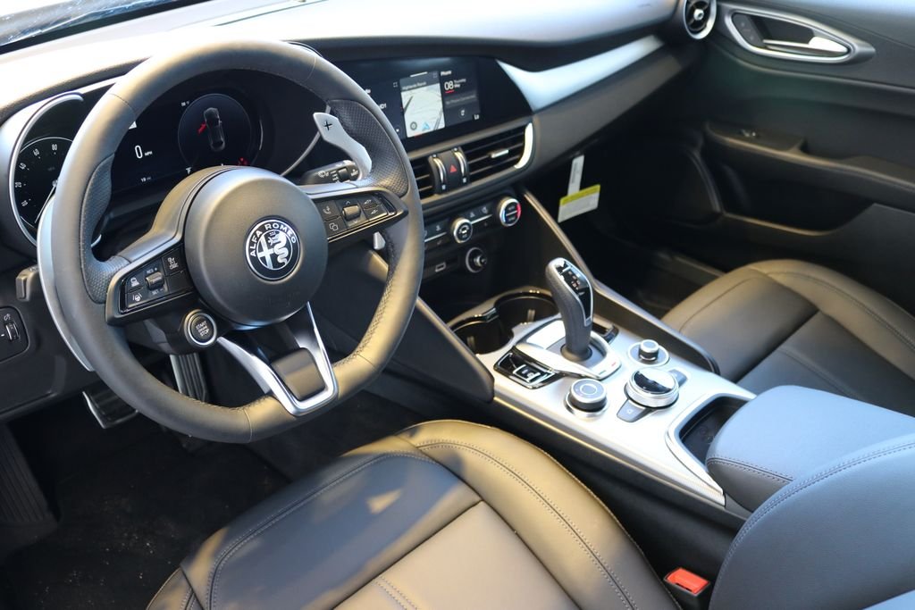 2025 Alfa Romeo Giulia Base - Photo 18