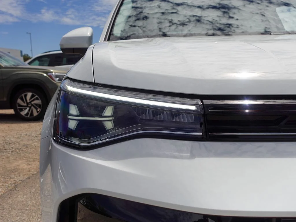 New 2026 Pure White Volkswagen 1.5T SE image 4