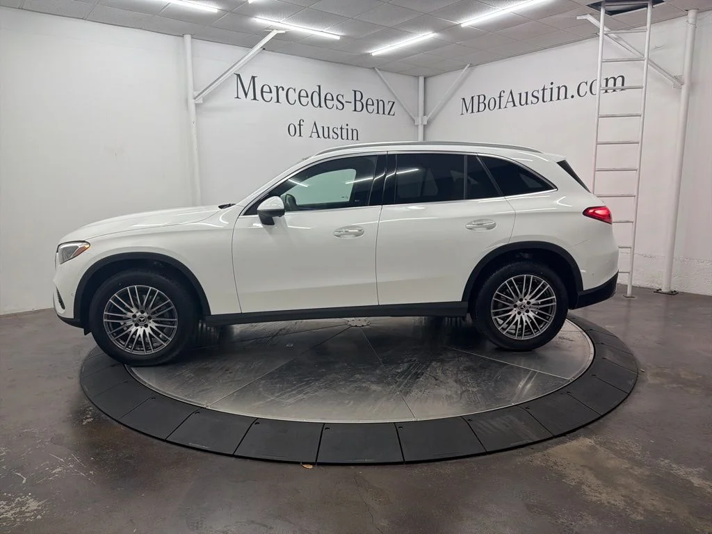 Used 2026 White Mercedes-Benz GLC 300 image 4