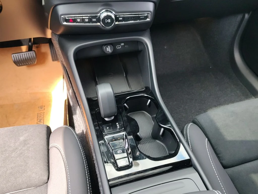 New 2026 Crystal White Volvo Ultra image 30