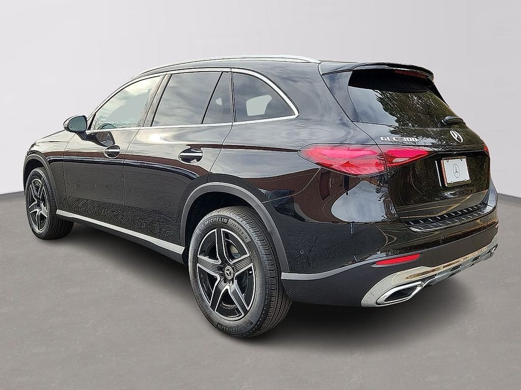 Used 2026 Black Mercedes-Benz GLC 300 image 4