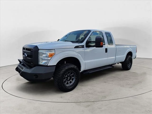 Used 2015 White Oxford White Ford 4WD SUPERCAB 158  XL image 1