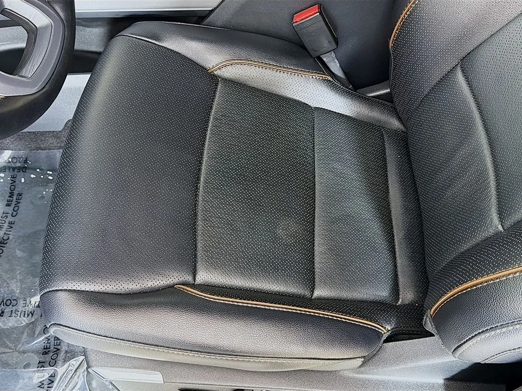 Used 2024 Agate Black Metallic Ford Lariat image 25