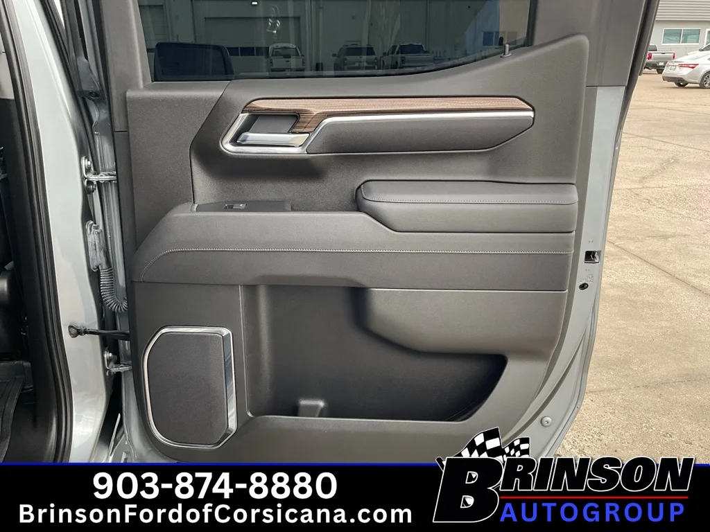 Used 2025 Sterling Gray Metallic Chevrolet LT Trail Boss image 18