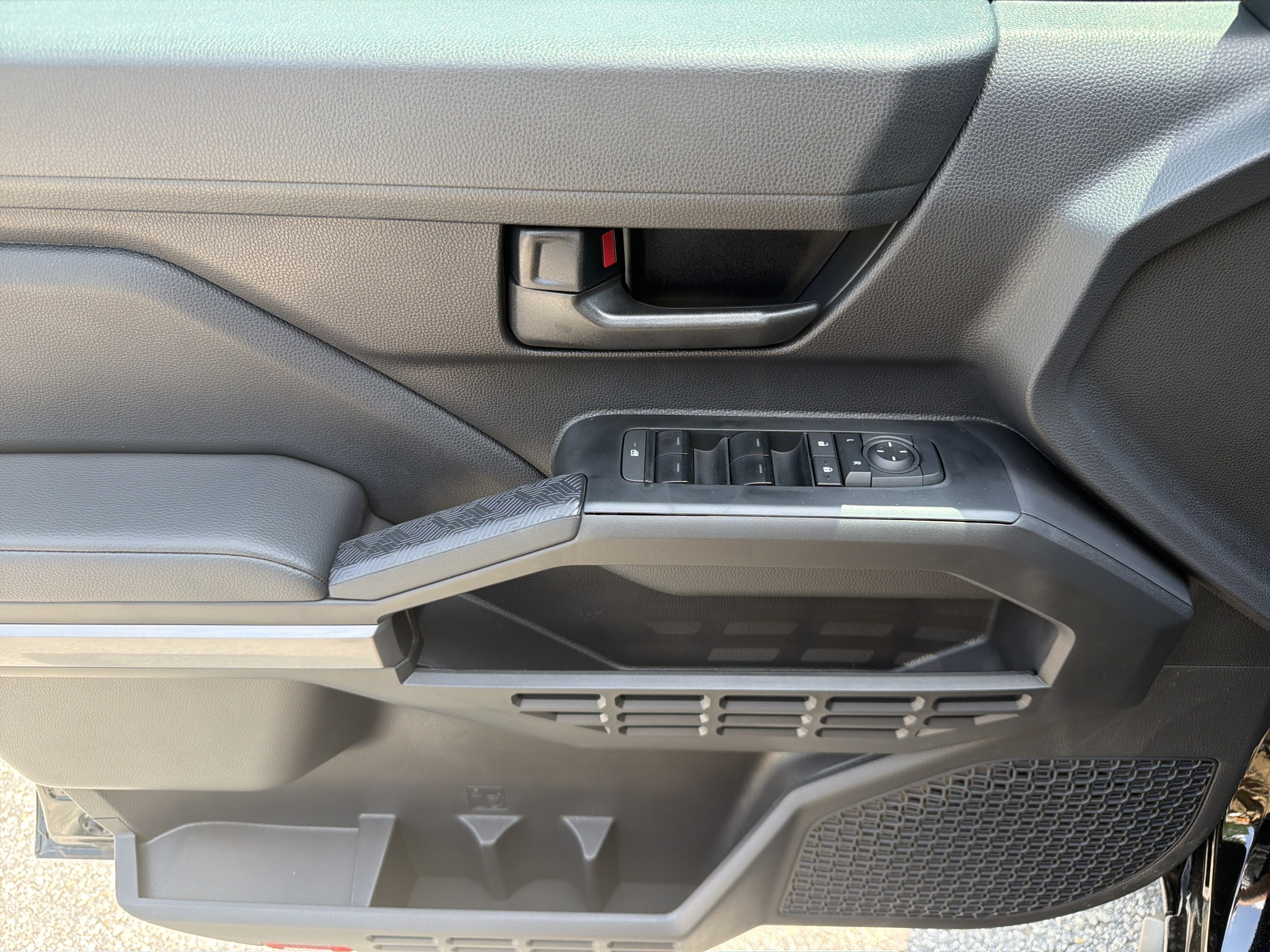 2026 Toyota Tacoma SR5 - Photo 10