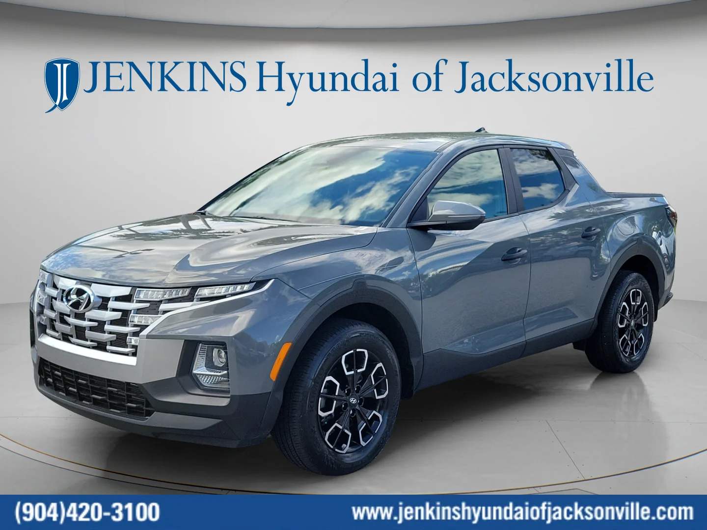 Used 2023 Hampton Gray Hyundai SEL image 7