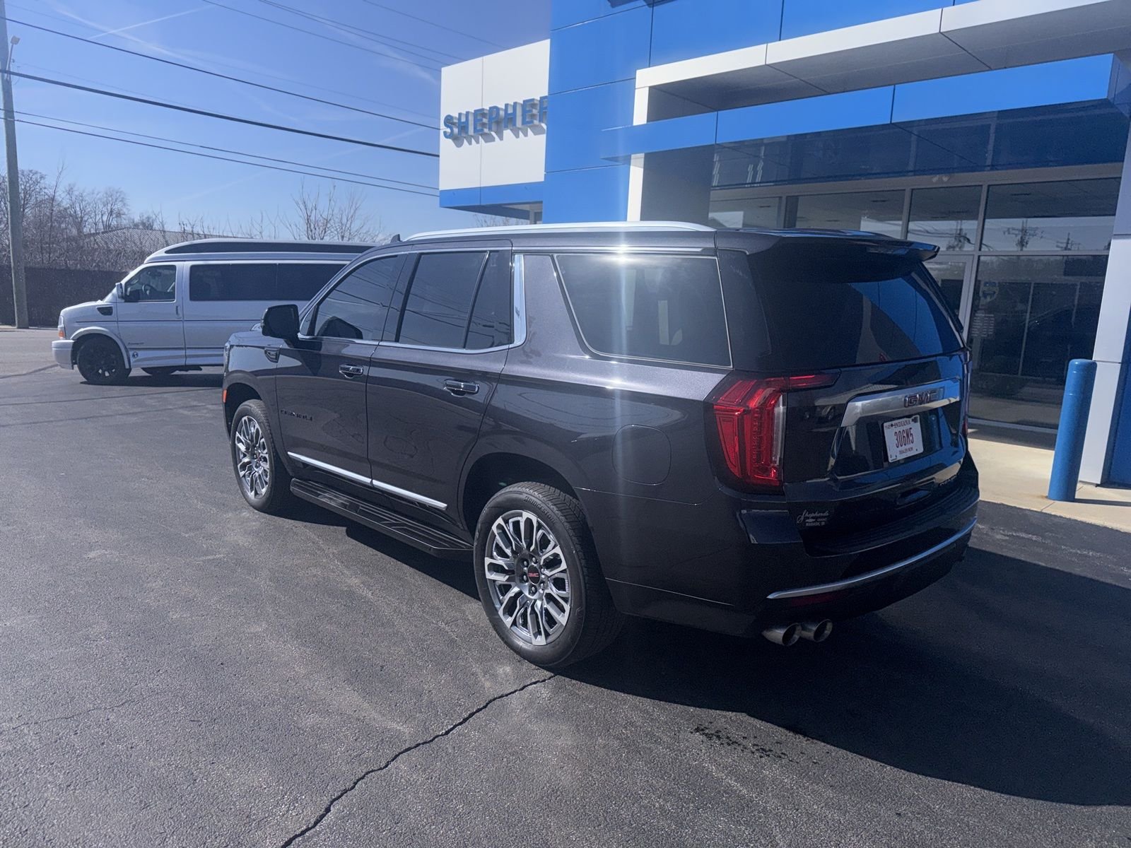 Used 2024 Silver GMC Denali image 5