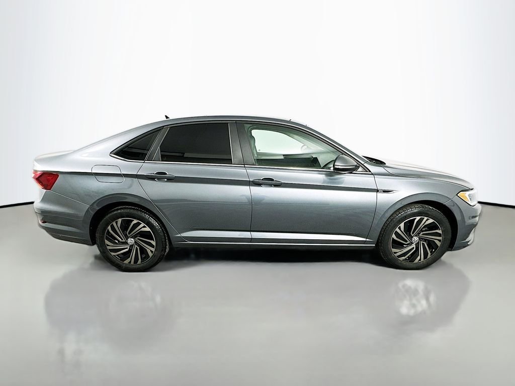 Used 2019 Platinum Gray Metallic Volkswagen SEL Premium image 4
