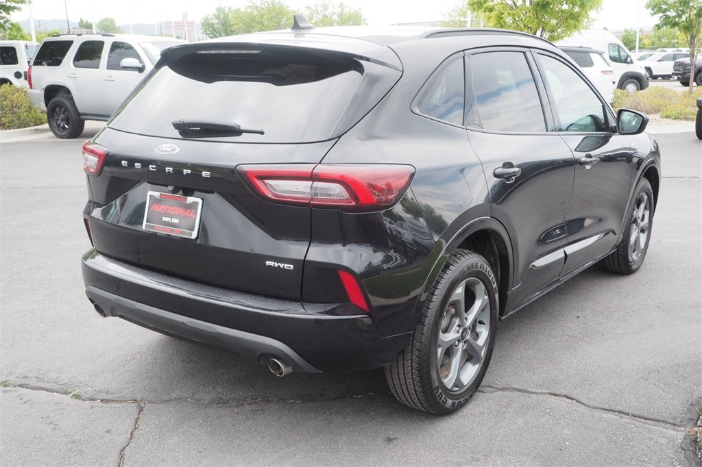 2023 Ford Escape ST-Line photo 3