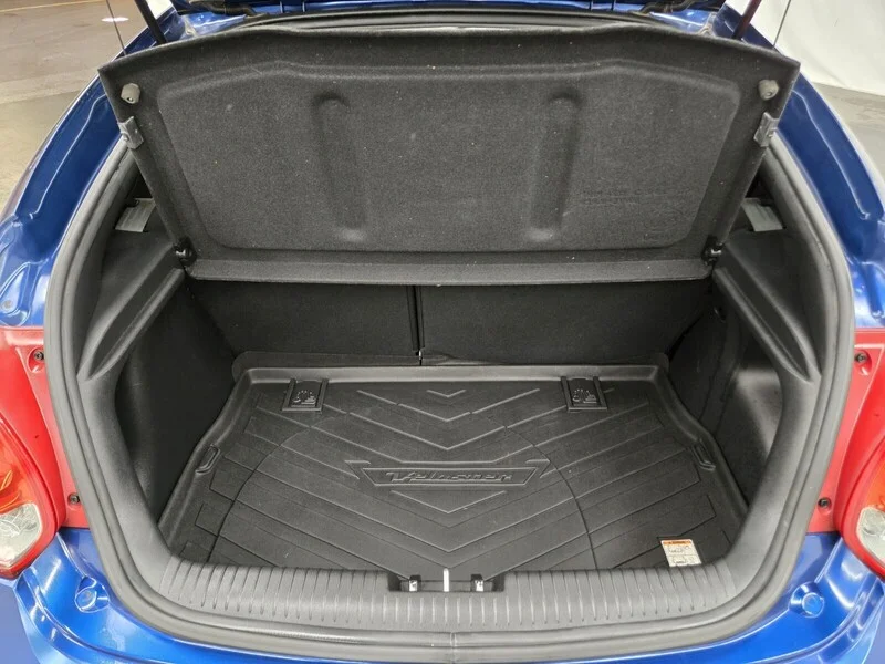 Used 2015 Pacific Blue Pearl Hyundai 3DR CPE AT image 10