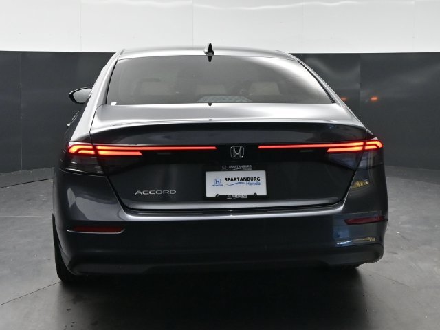 New 2026 Meteorite Gray Metallic Honda SE image 6