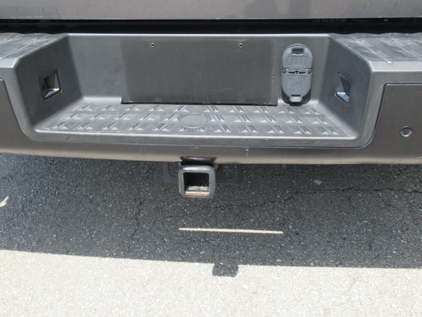 Used 2022 Gray Nissan PRO-4X image 10