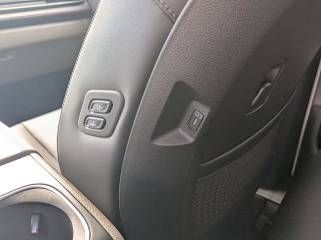 New 2026 Ivory Silver Kia EX image 15