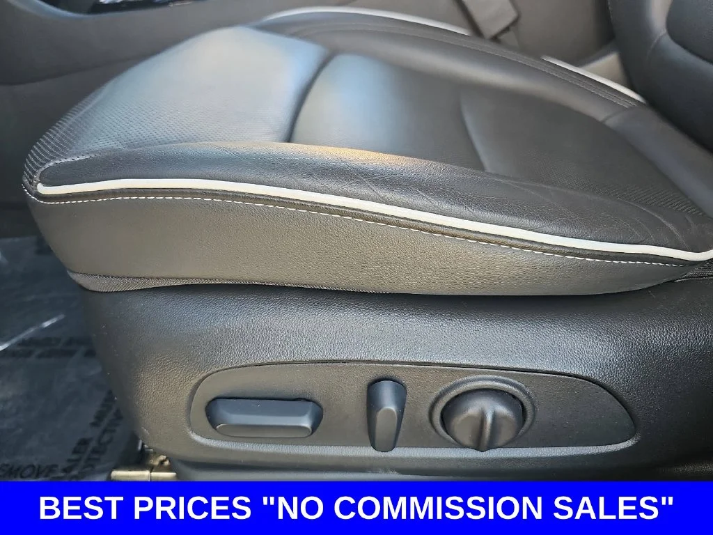 Used 2024 Blue Buick Avenir image 29