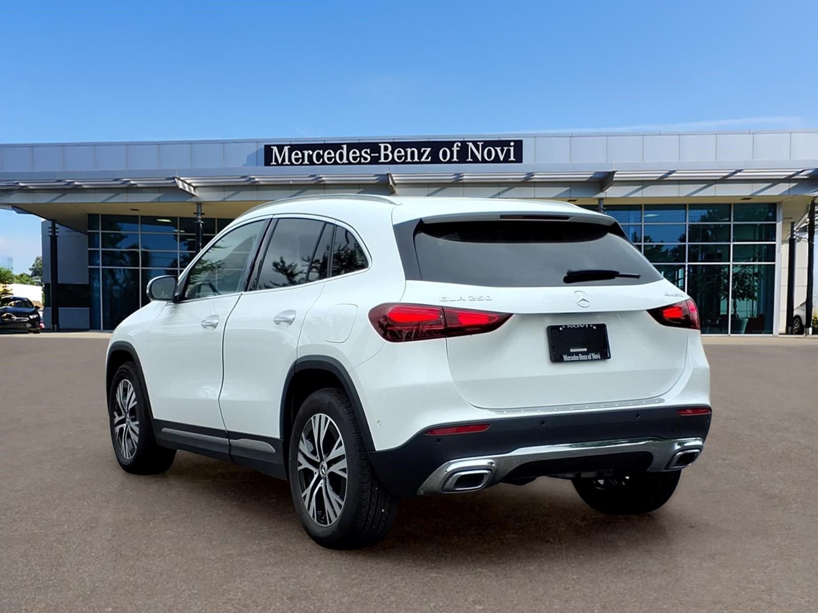 Certified Used 2025  Mercedes-Benz GLA 250 image 3