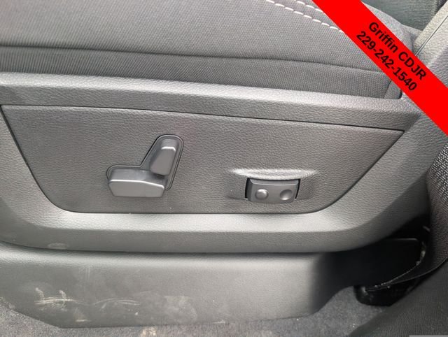 New 2026 Granite Crystal Metallic Clearcoat RAM Big Horn image 15