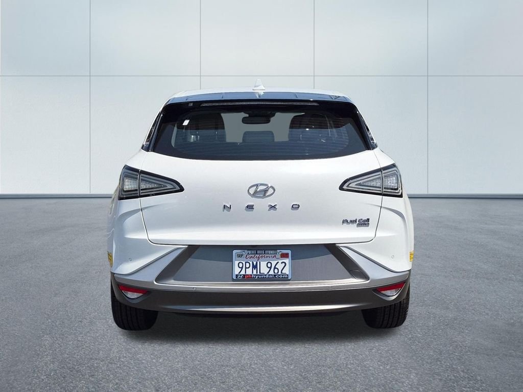 Used 2021 White Hyundai Blue image 5