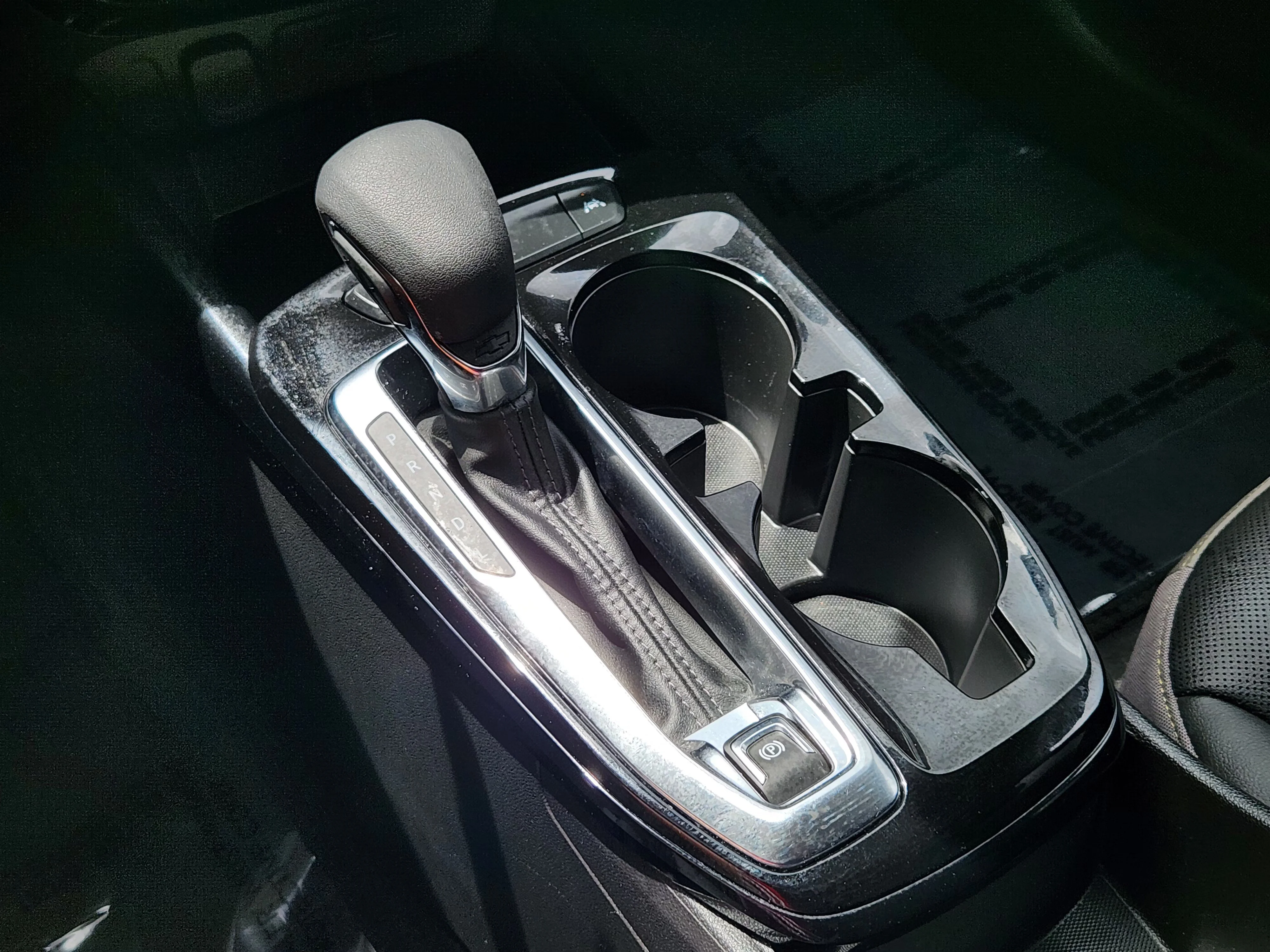 Used 2024 Mosaic Black Metallic Chevrolet ACTIV image 21