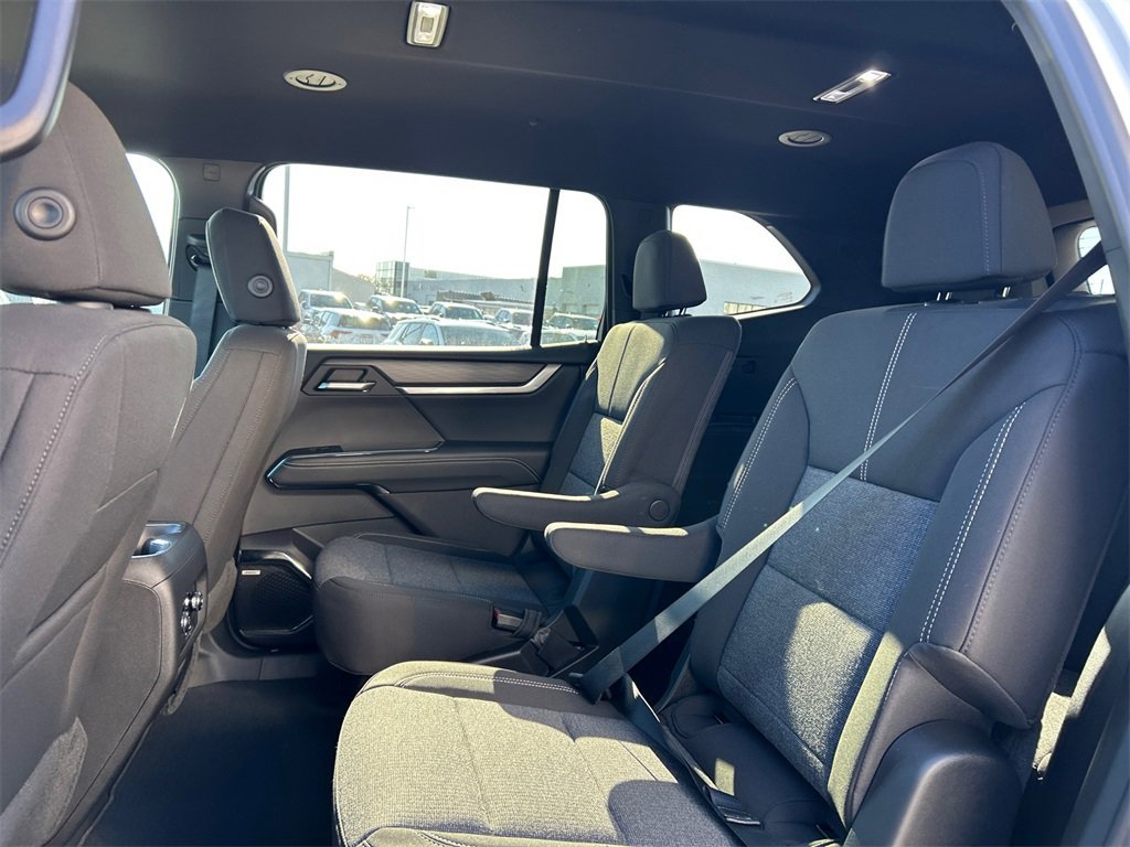 2026 GMC ACADIA - Image 32