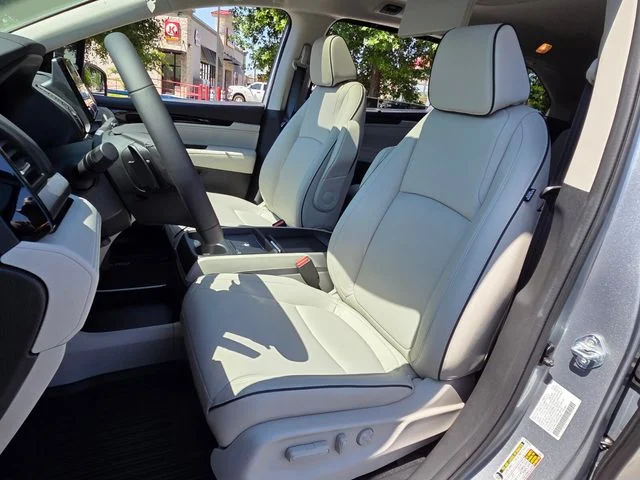 2026 Honda Odyssey Touring - Photo 9